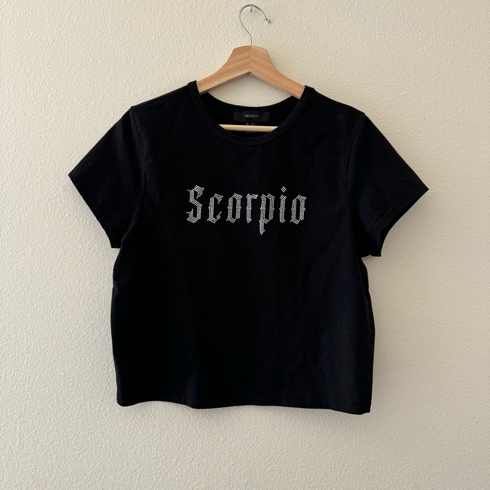 Scorpio black crop top (Plus size)